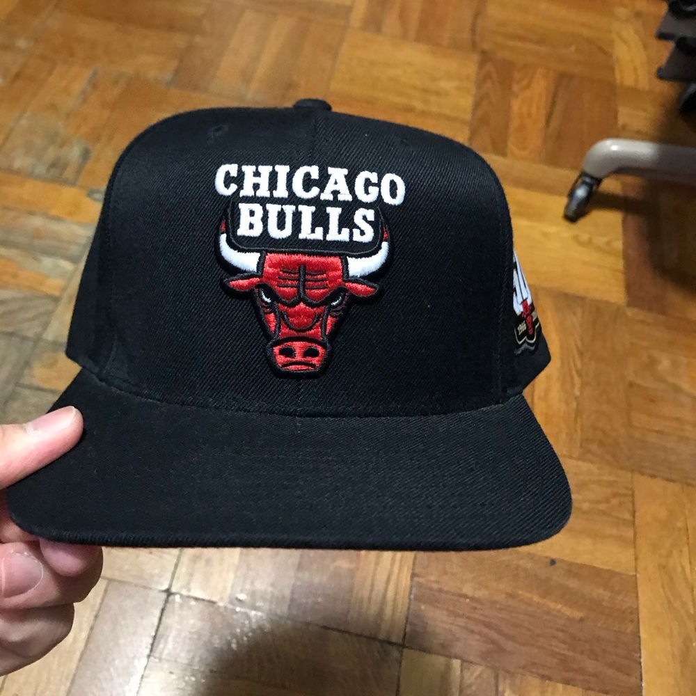 CHICAGO BULLS MITCHELL AND NESS SNAPBACK